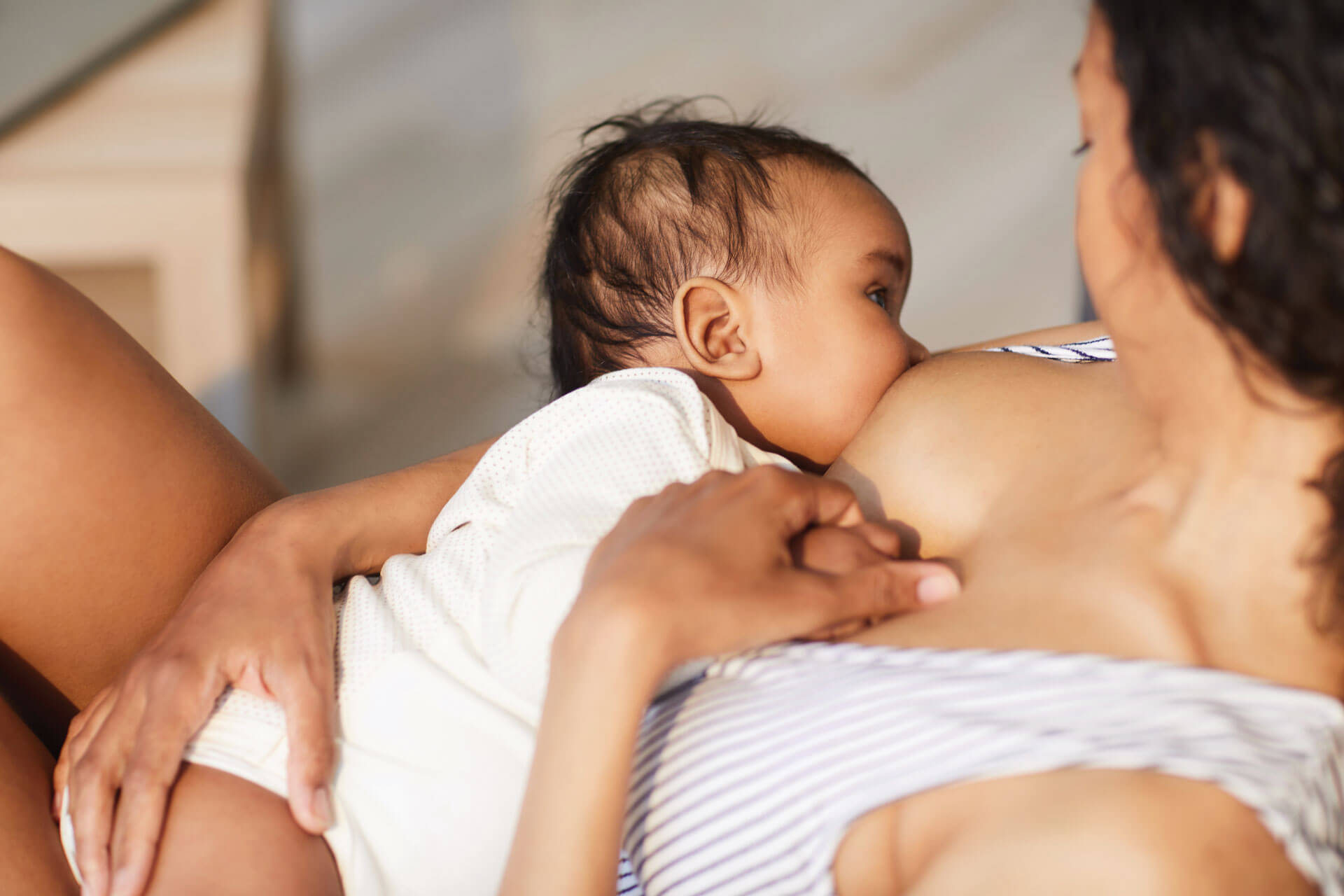 bac_black_mom_breastfeeding